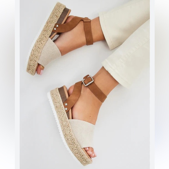 Soda Beige Canvas Tan Espadrille Platform Sandals Size 7 - Picture 1 of 6